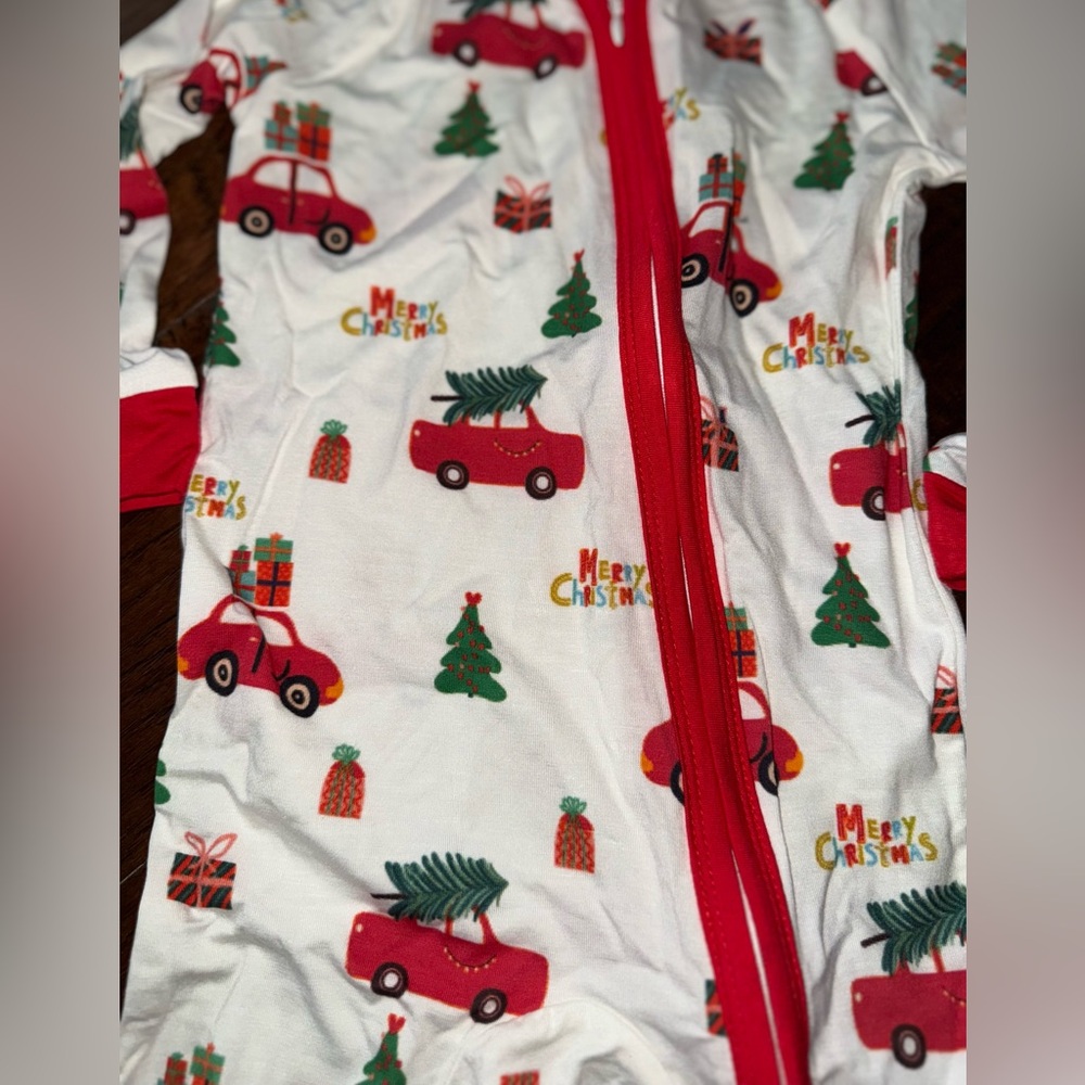New Infant Christmas Vacation  Bamboo Christmas Pjs Size 12-18 Mo - Picture 3 of 3